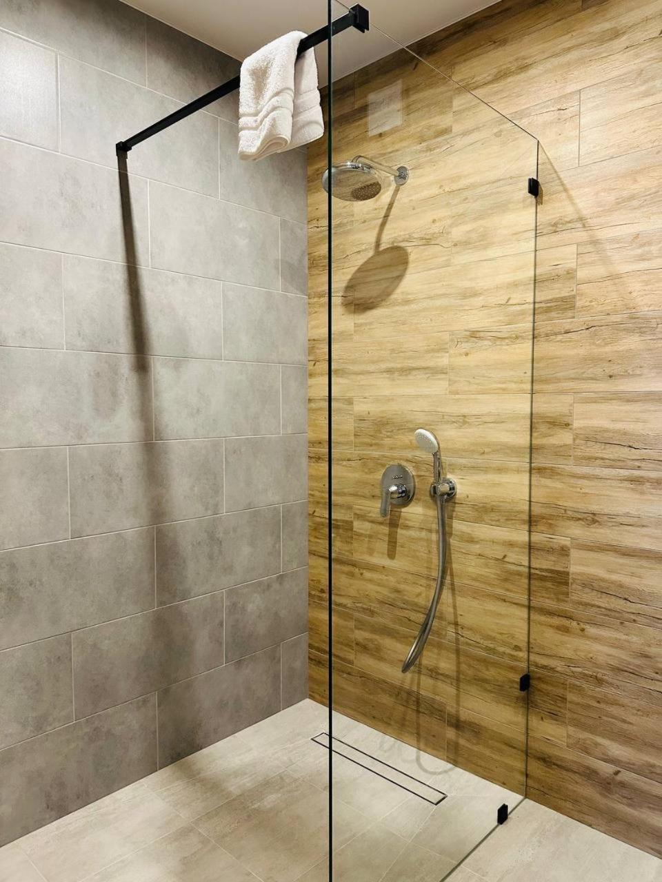 Hotel Фільварок Кмитів Velyki Kosharishcha Zewnętrze zdjęcie