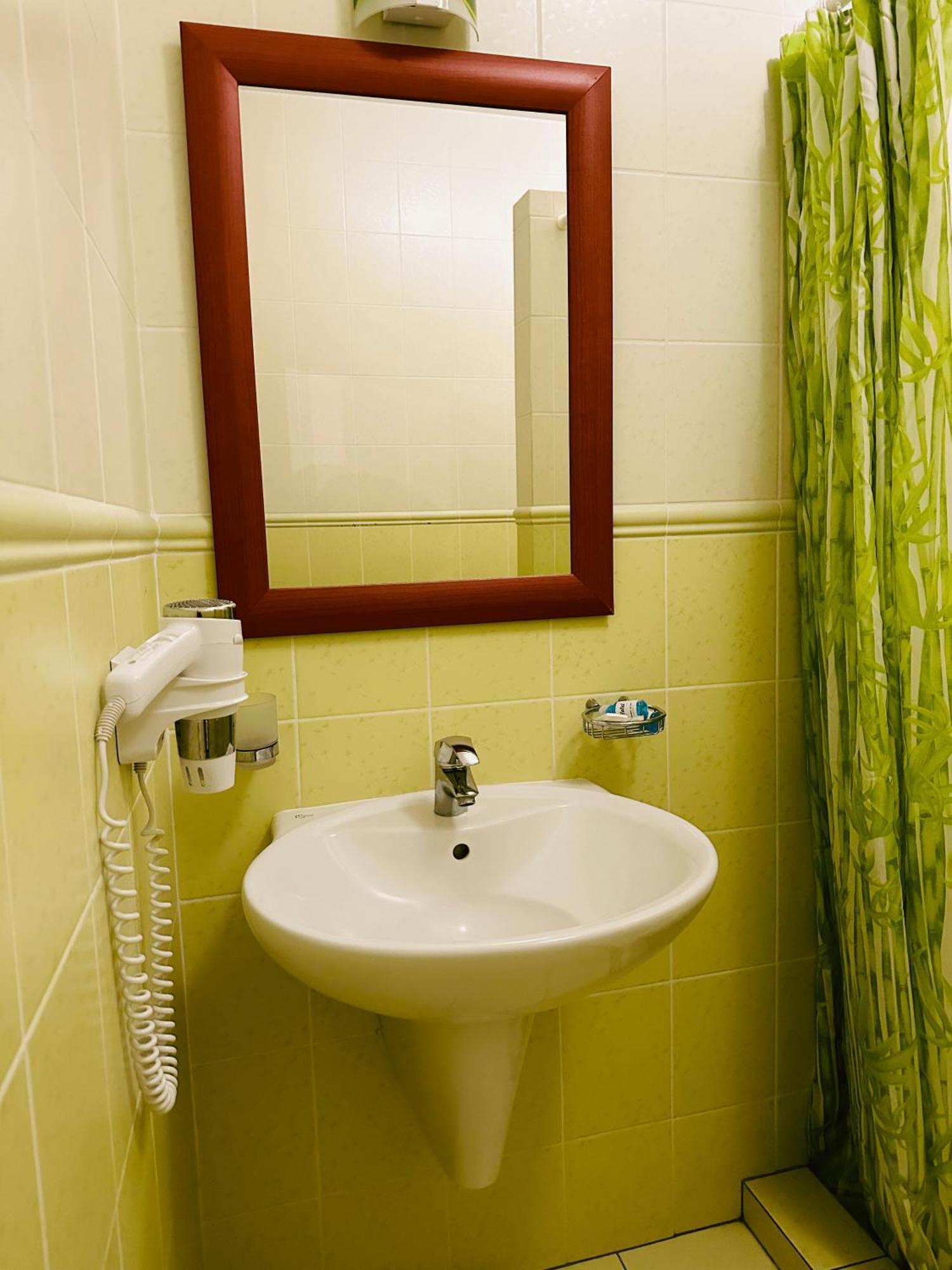 Hotel Фільварок Кмитів Velyki Kosharishcha Zewnętrze zdjęcie